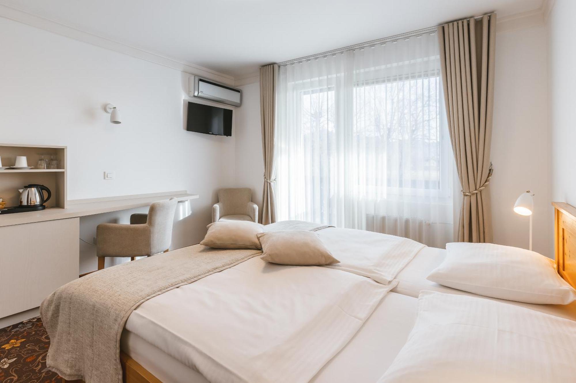 Doppelzimmer mit Balkon