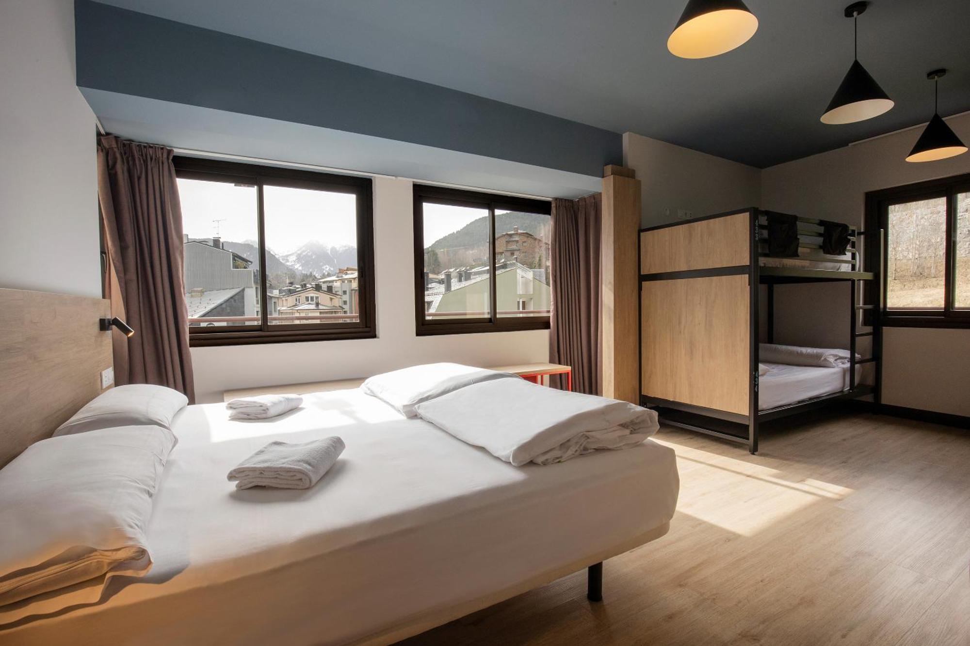Quadruple Room with Private Bathroom
