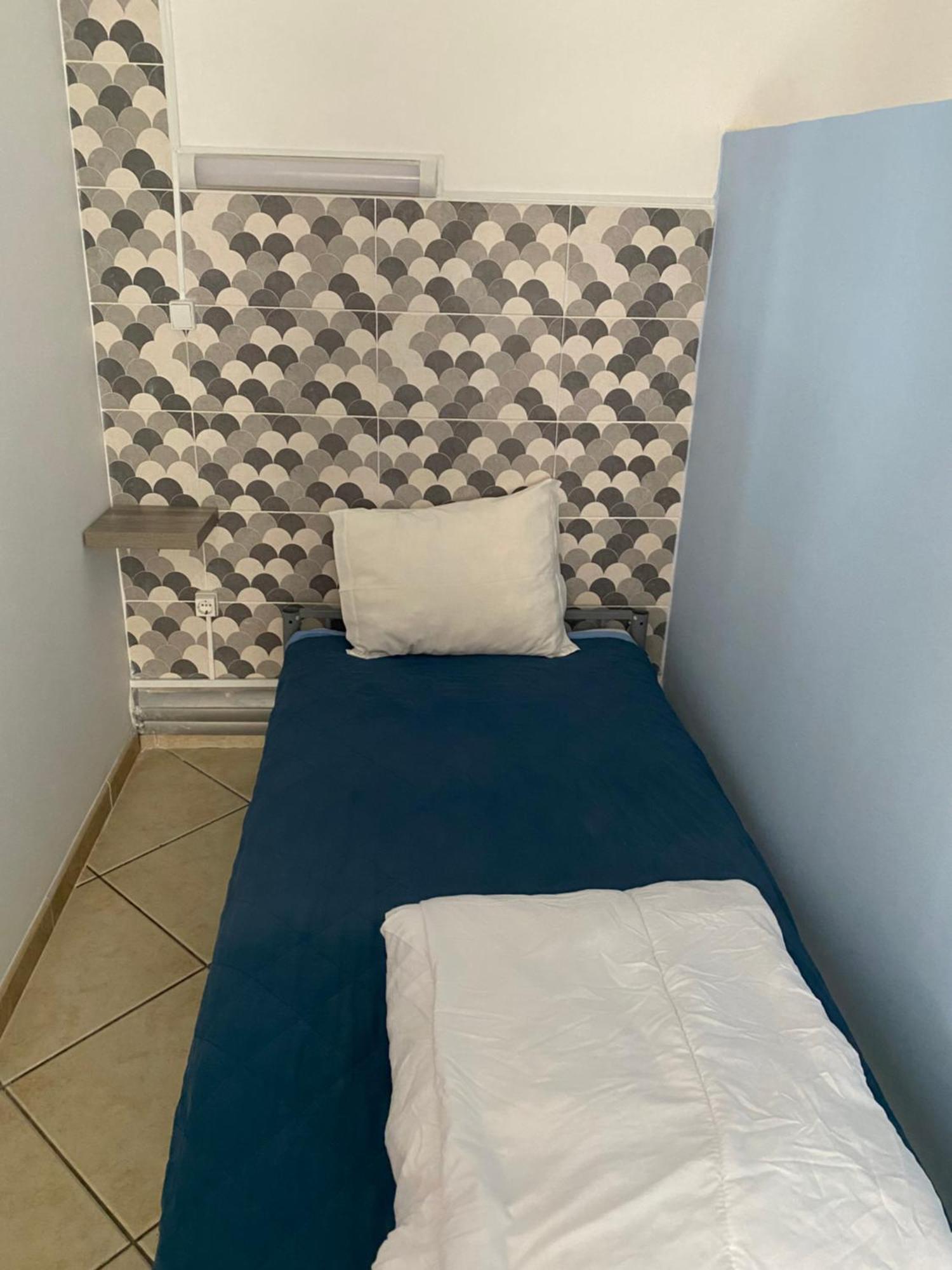 Cama en habitación compartida mixta de 8 camas