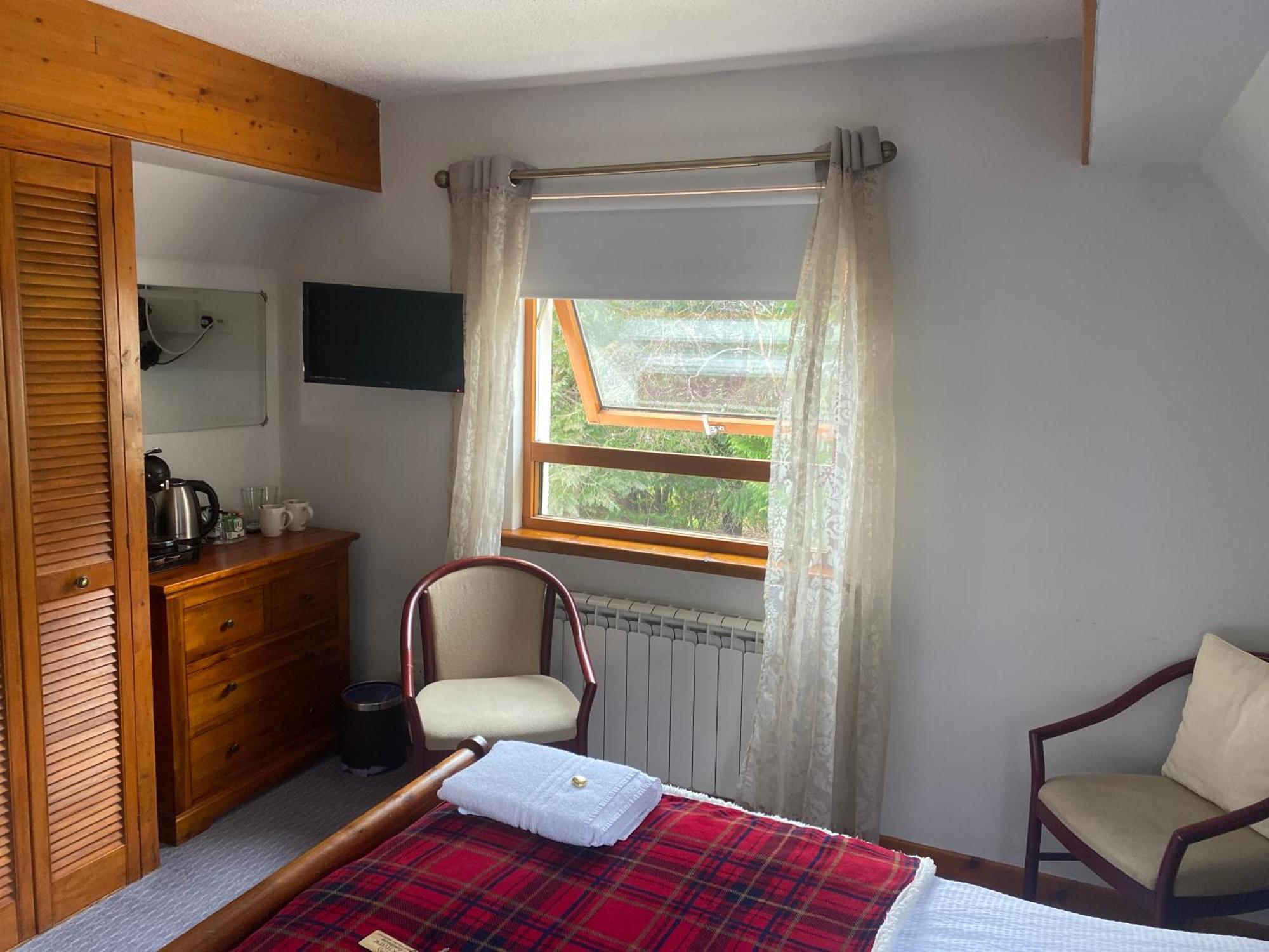 Deluxe Double Room with Shower