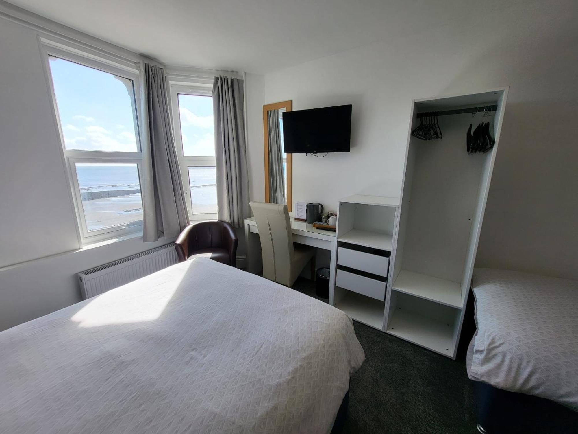 Family Room with Sea View