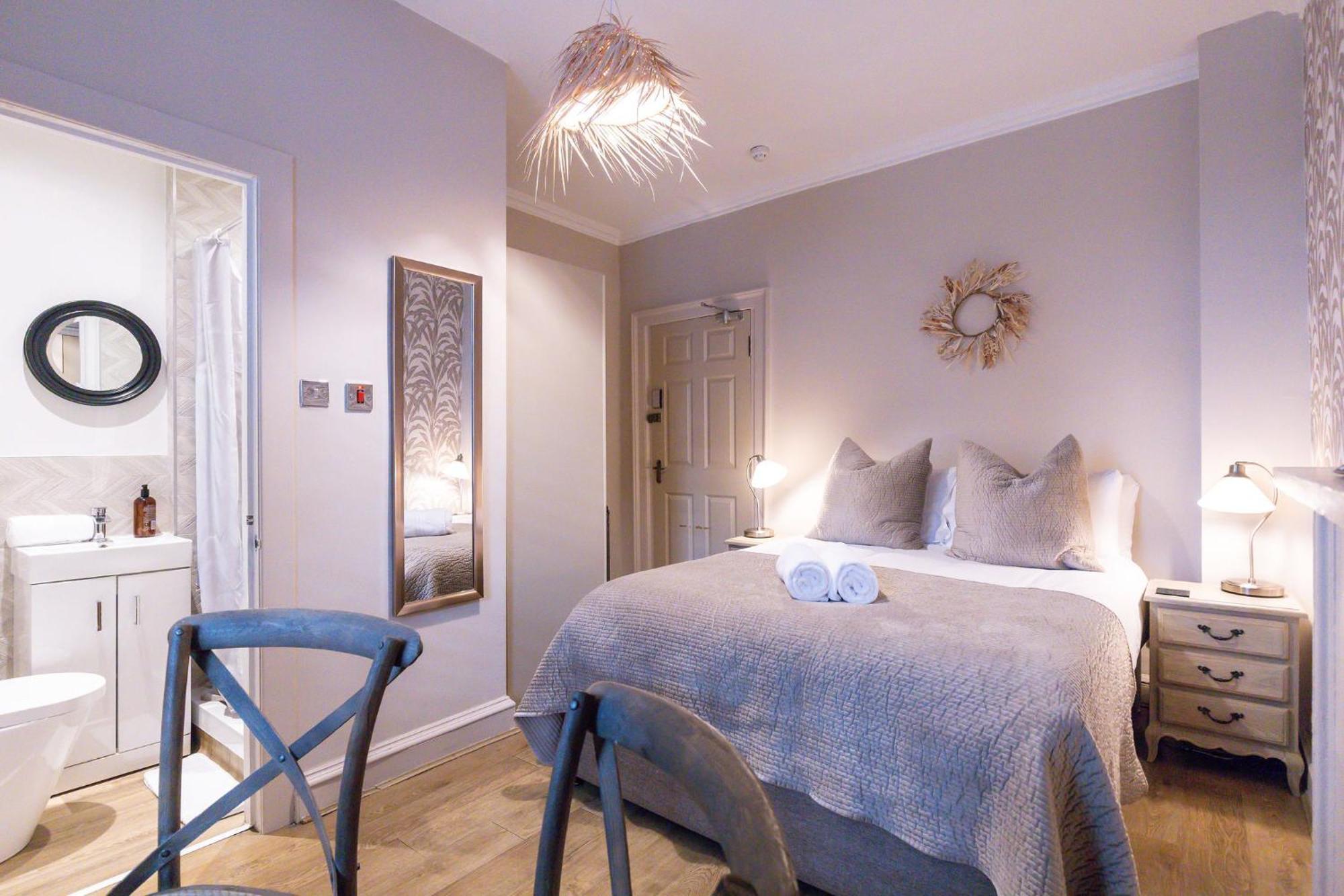 Double Room with Private Bathroom