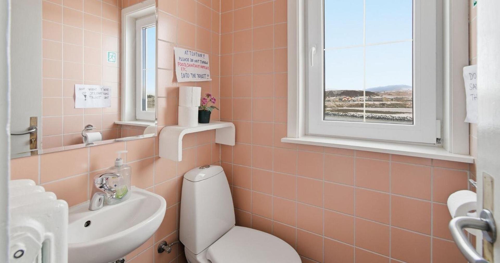 Single Room with Shared Bathroom
