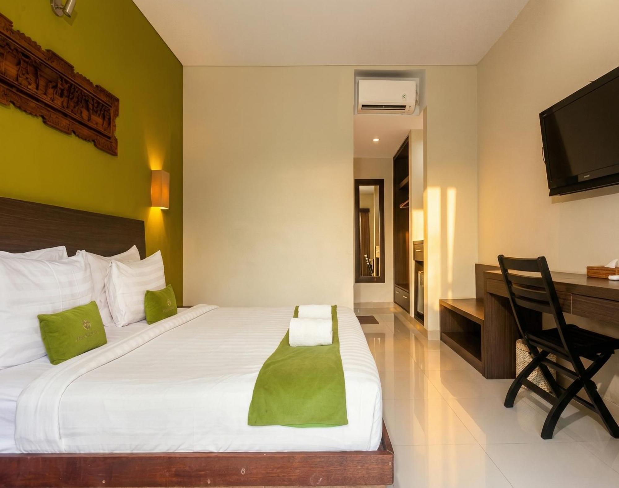 Deluxe Room with Pool View