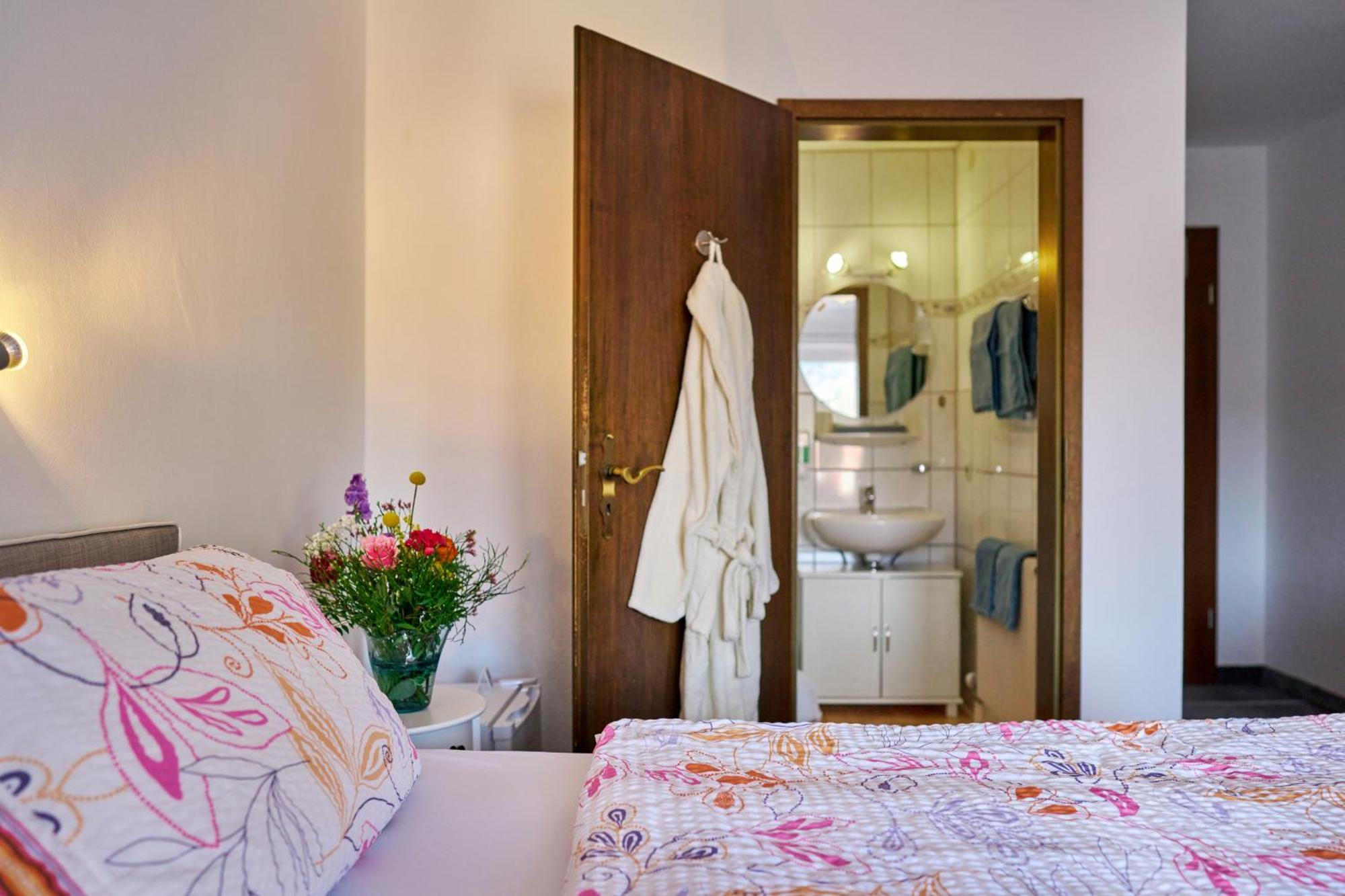 Doppelzimmer mit Balkon