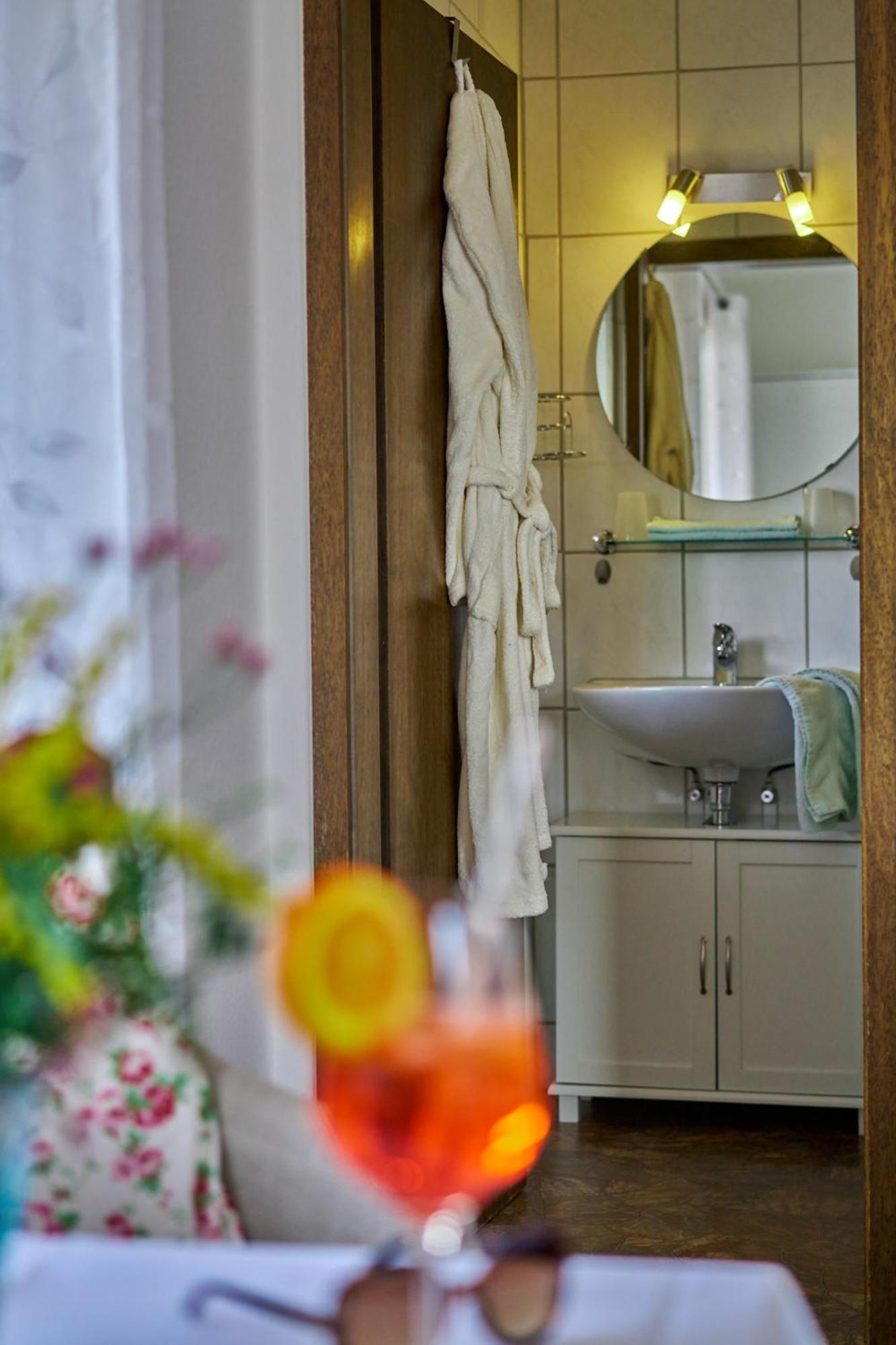 Doppelzimmer mit Balkon