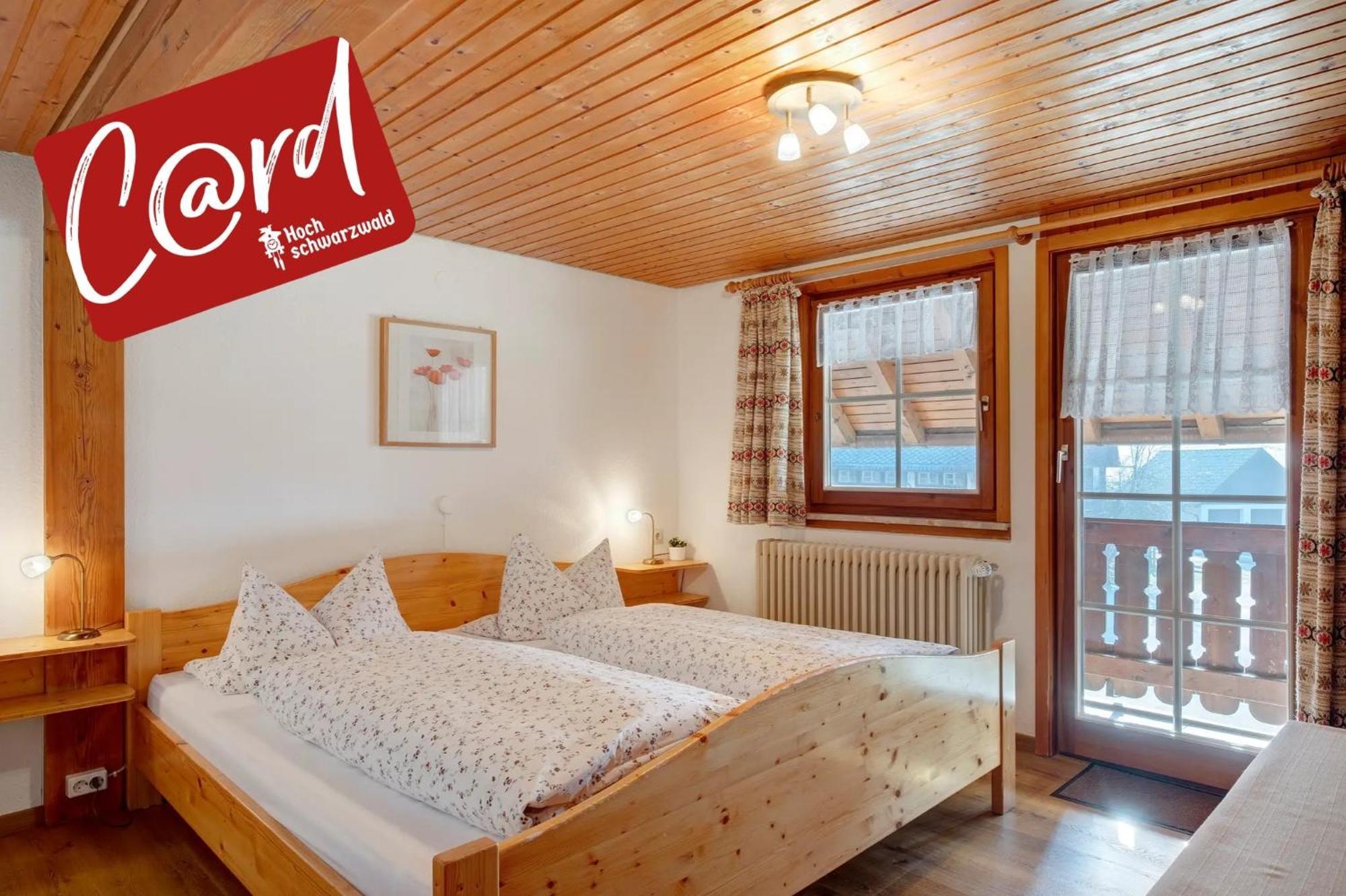 Dreibettzimmer mit Dusche