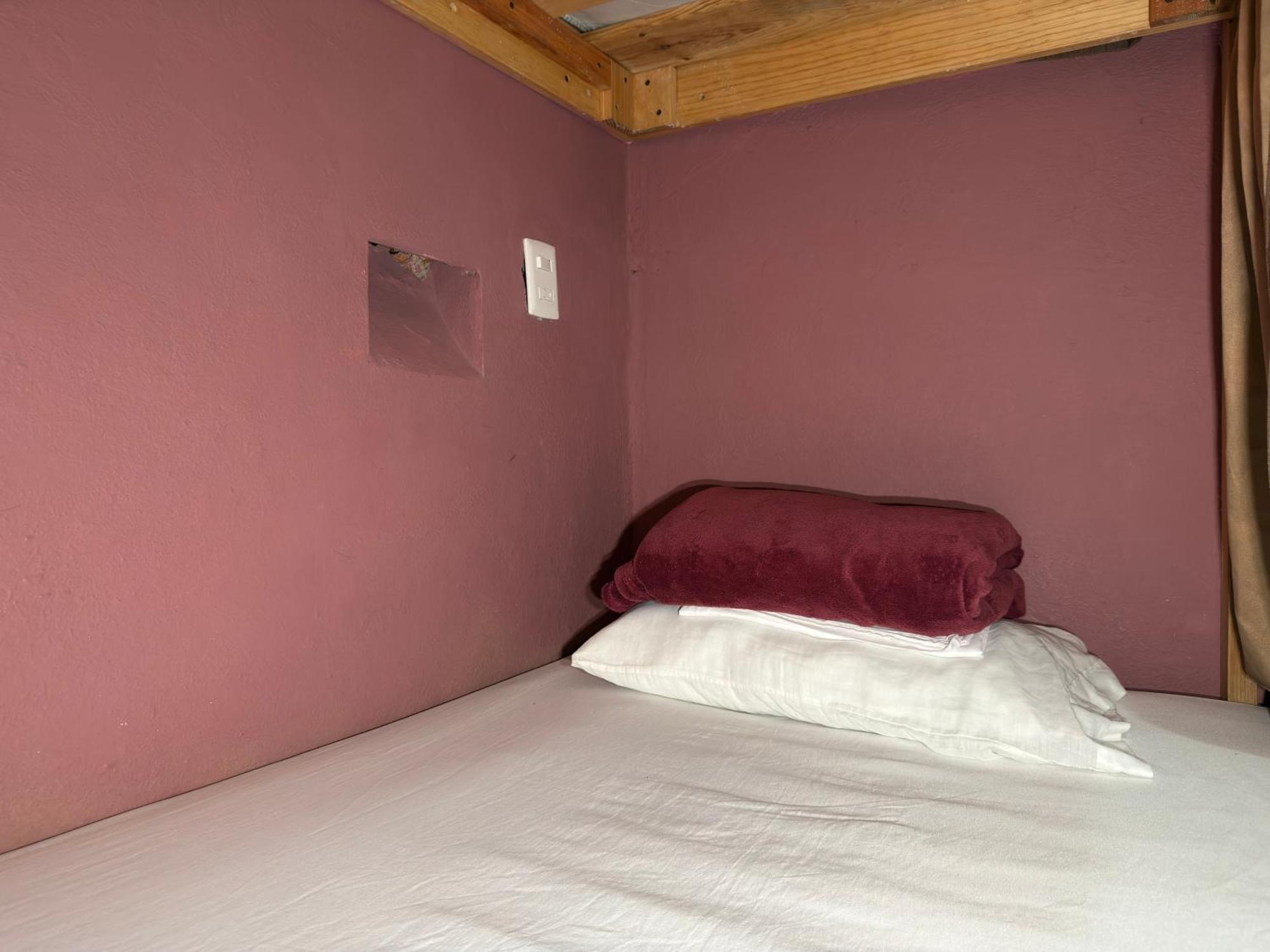 Bed in 6-Bed Mixed Dormitory Room