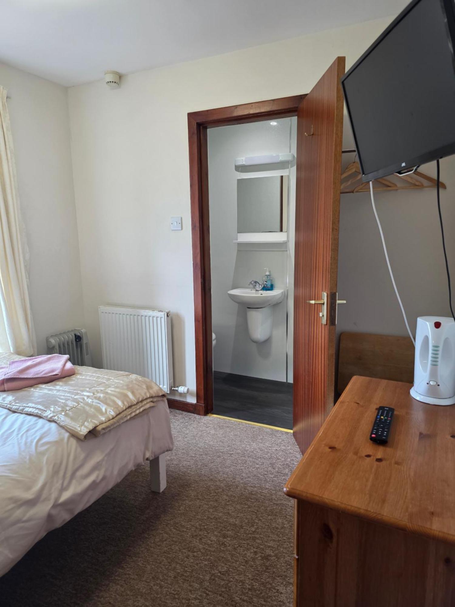 Single Room with Private Bathroom