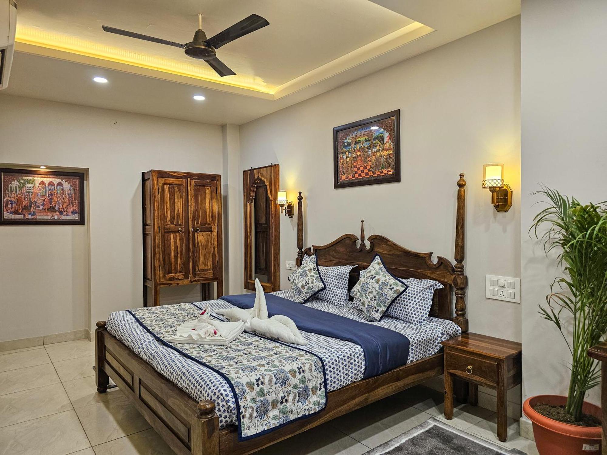 Deluxe King Room