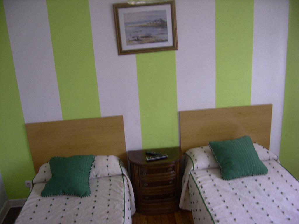 Habitación Triple Básica con baño compartido