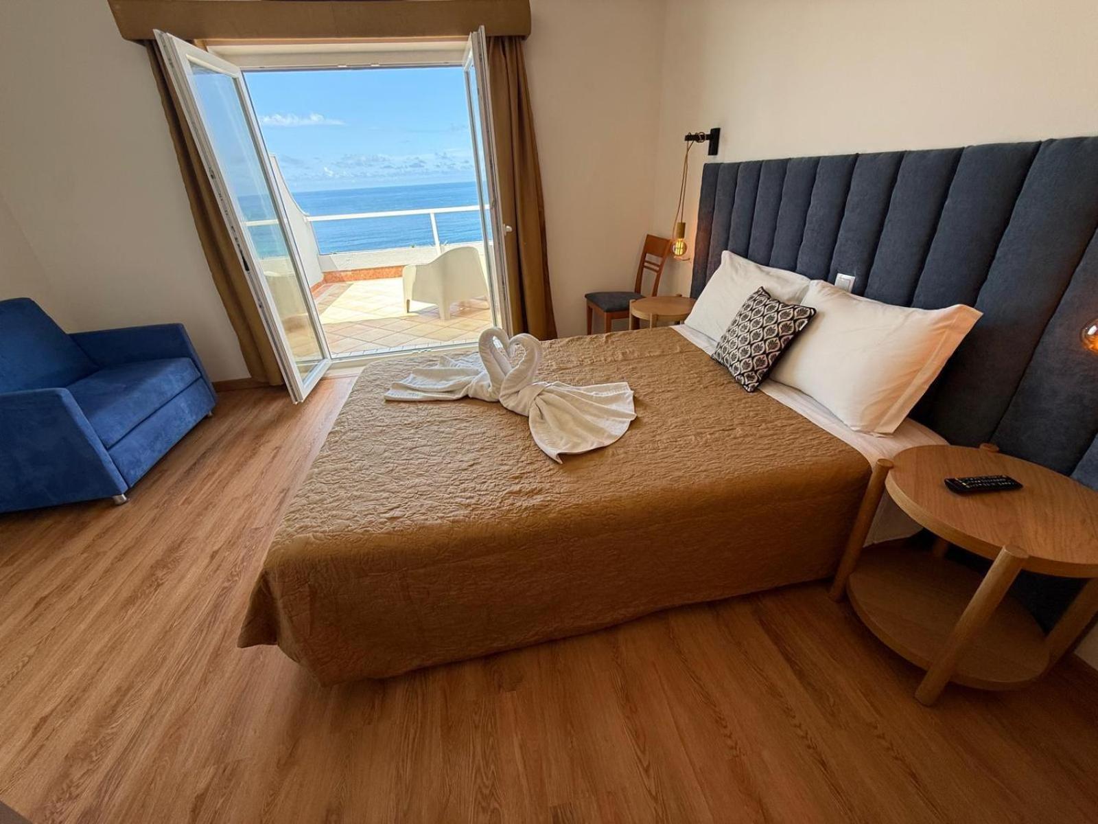 Habitación Doble con balcón y vistas al mar
