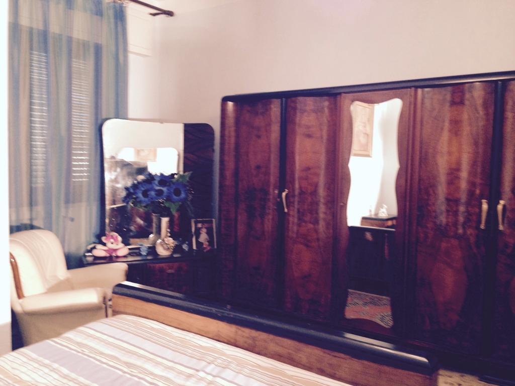 Tweepersoonskamer met een Eigen Externe Badkamer