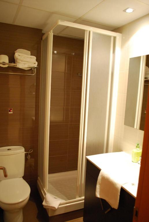 Double or Twin Room Extra Bed,257305705:JPEG