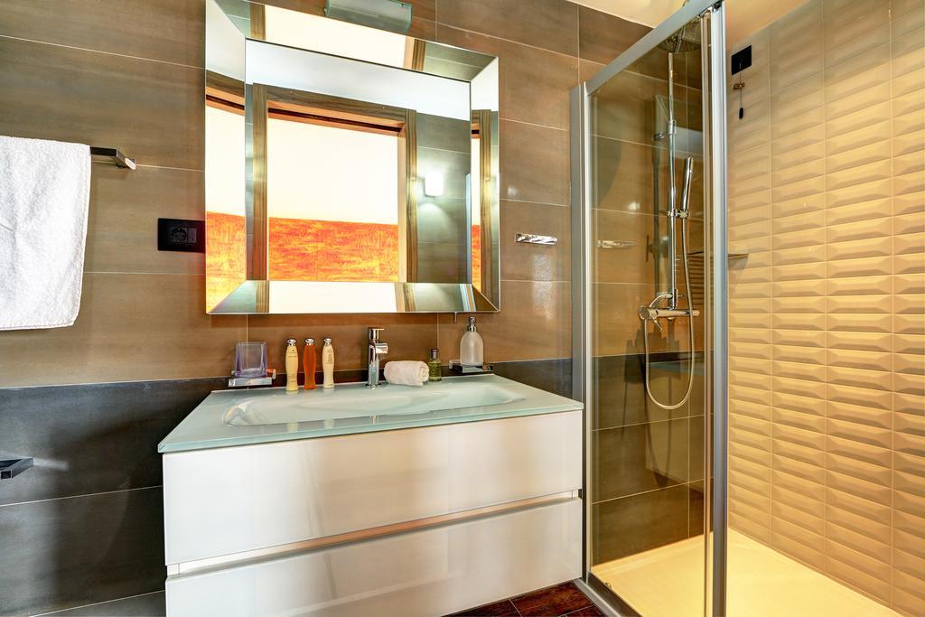 Deluxe Suite with Sea View