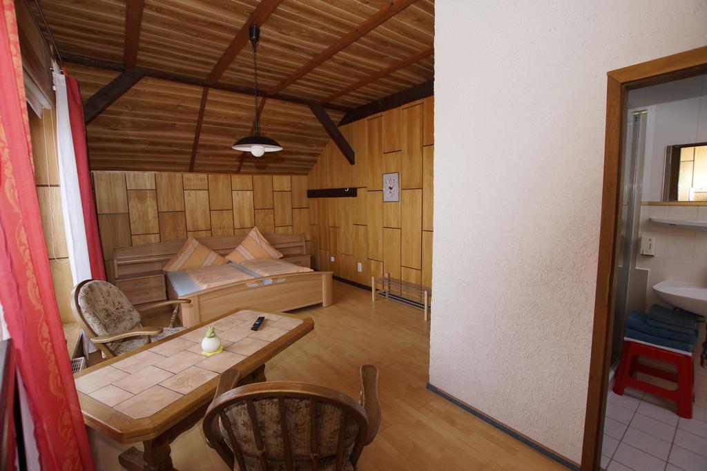 Doppelzimmer mit Balkon