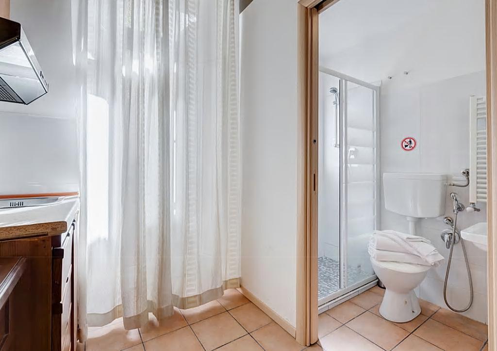 Double Room Private Bathroom