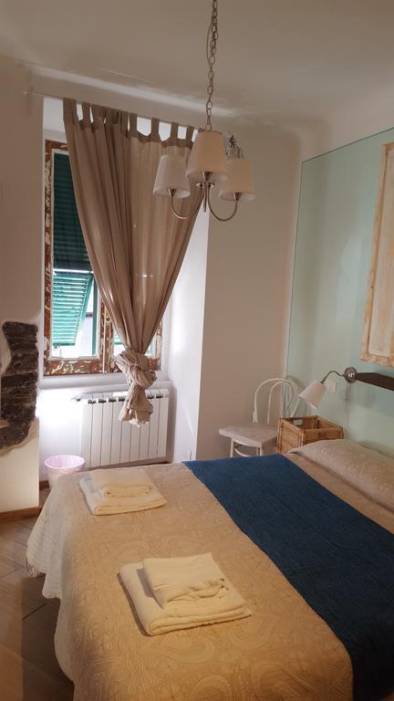 Doppel- oder Zweibettzimmer