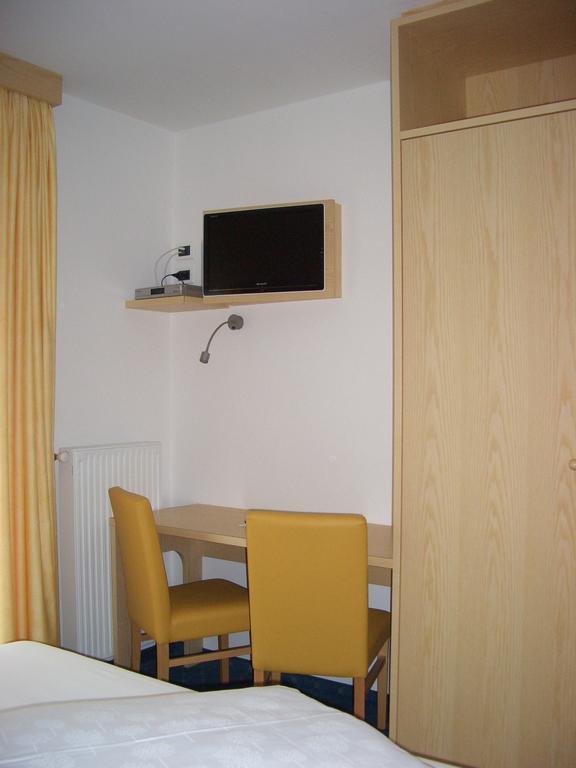 Single Room Balcony,219177350:JPEG