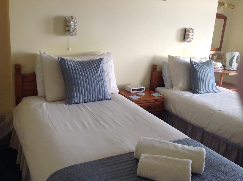 Standard Twin Room with Sea View