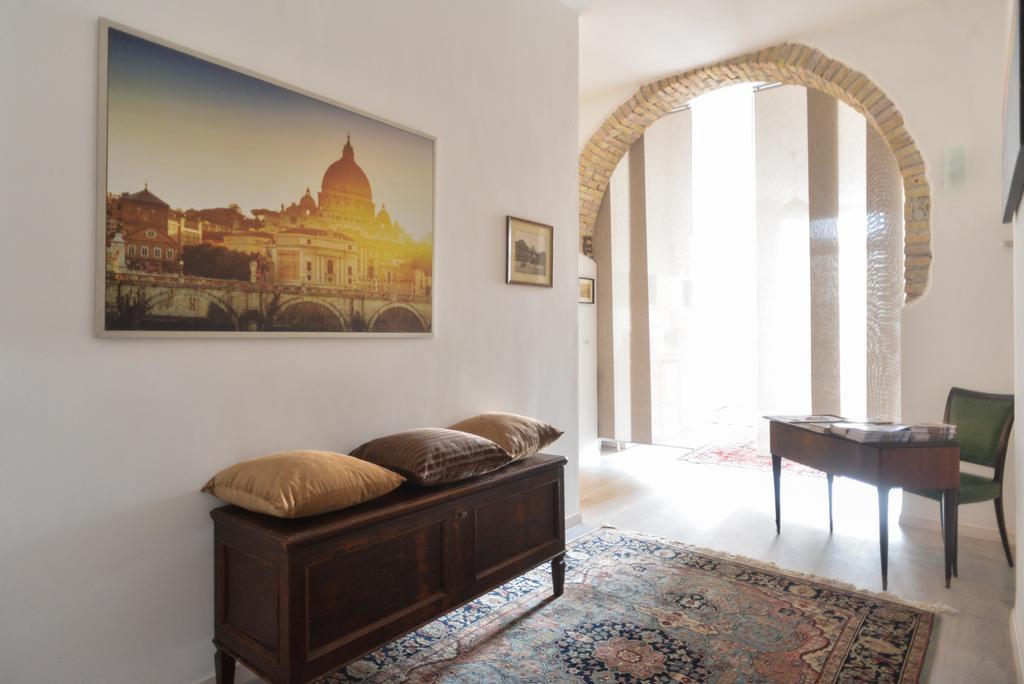 Apartment with Balcony,784419669:JPEG