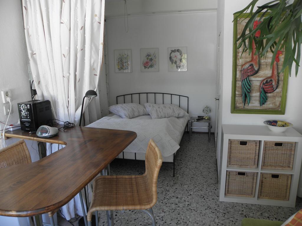 Studio mit Terrasse (2 Erwachsene)