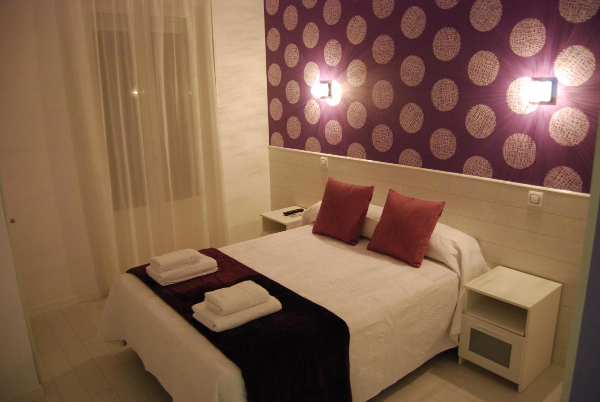 Standard Double Room,236071789:JPEG