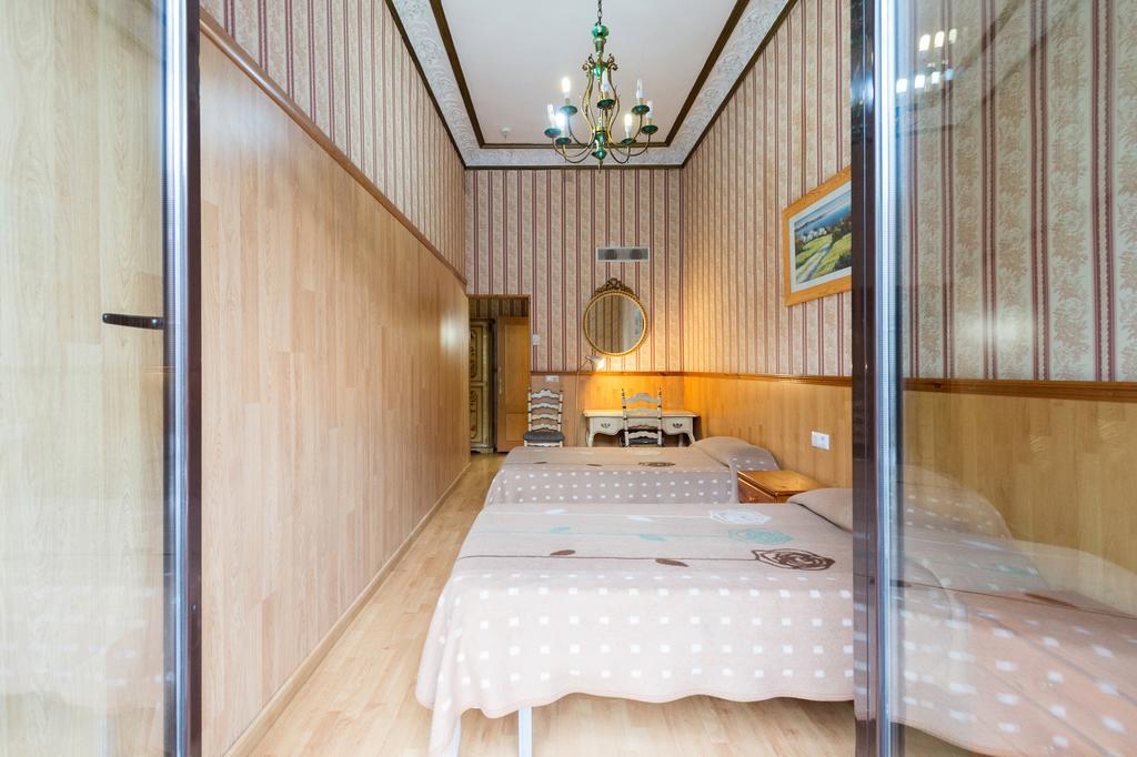 Double Room Extra Bed Private Bathroom