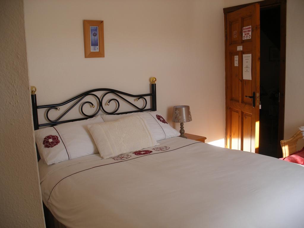 Double or Twin Room with Bathroom