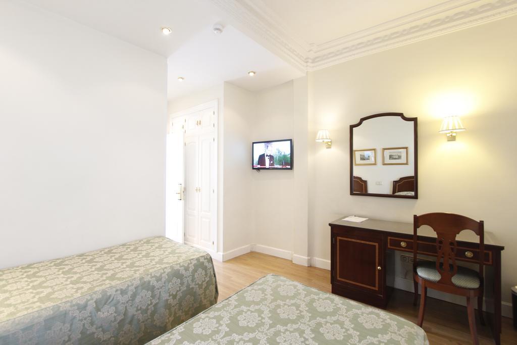 Deluxe Double Room with Terrace