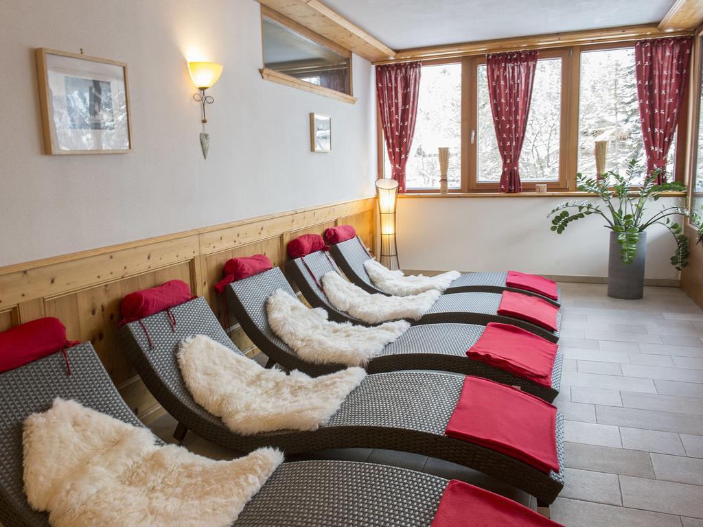 Apartment mit 1 Schlafzimmer und Balkon (2 Erwachsene + 1 Kind, 16 Jahre)