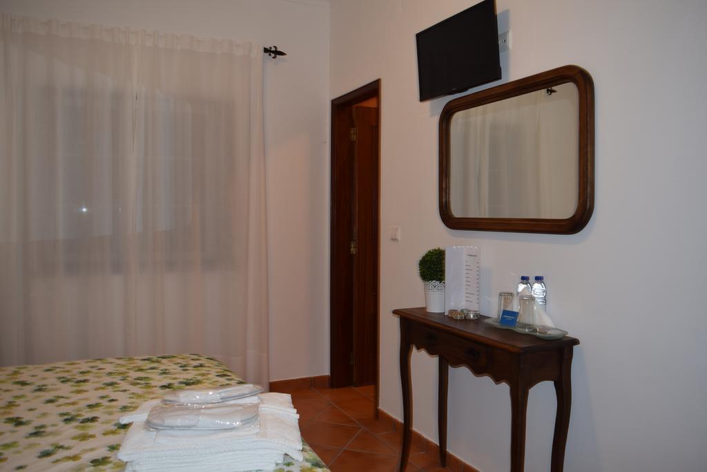Quarto Duplo com Vista Piscina