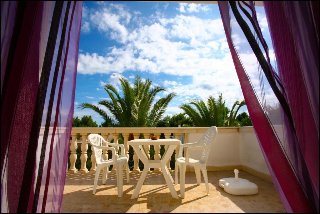 Luxury Double Room with Terrace and Sea View