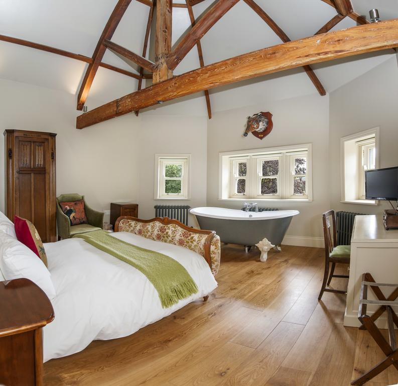 Deluxe Double Room with Bath - No Pets Allowed
