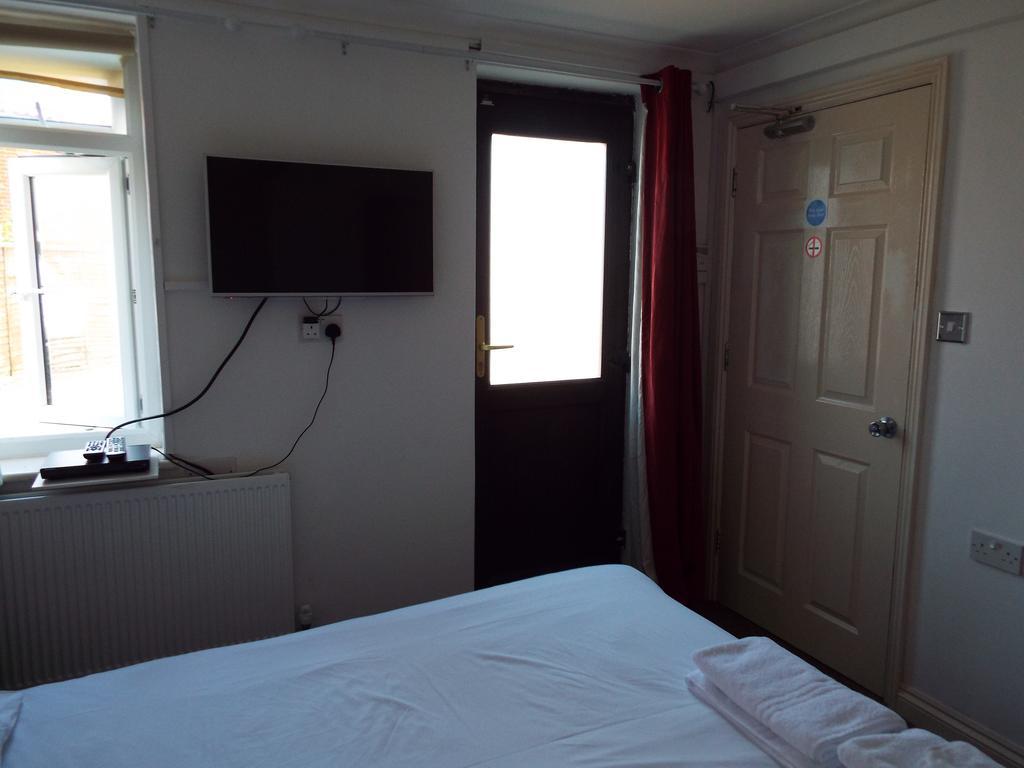 Kandy Double Room with Private Bathroom,327700864:JPEG