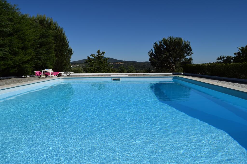 Quarto Twin com Vista Piscina