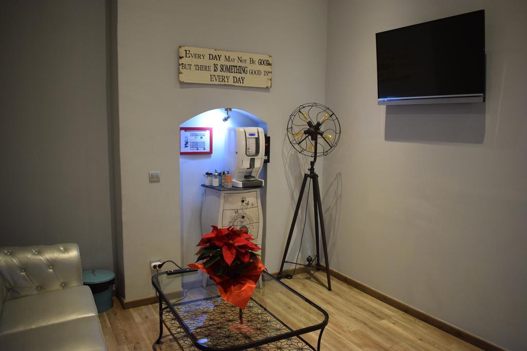 Twin Room with Shared Bathroom,888846886:JPEG