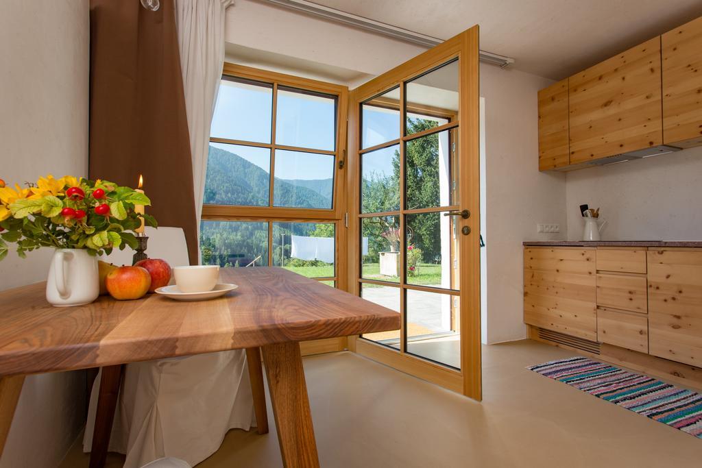 Apartment with Mountain View