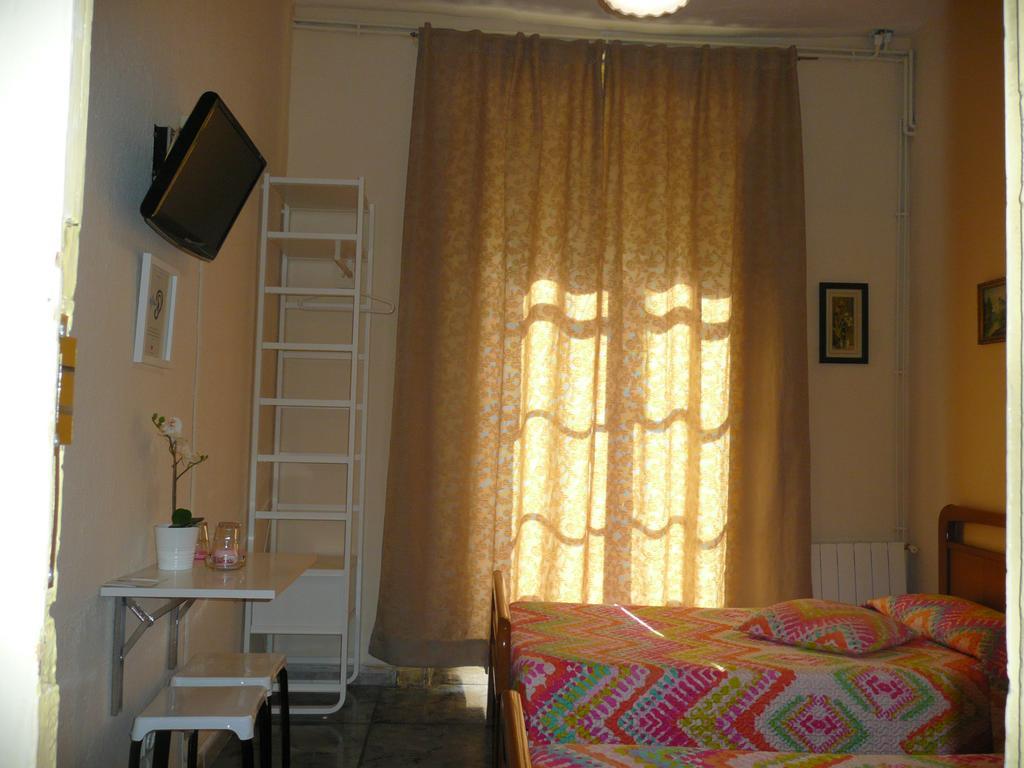 Habitación Doble con baño compartido - 2 camas