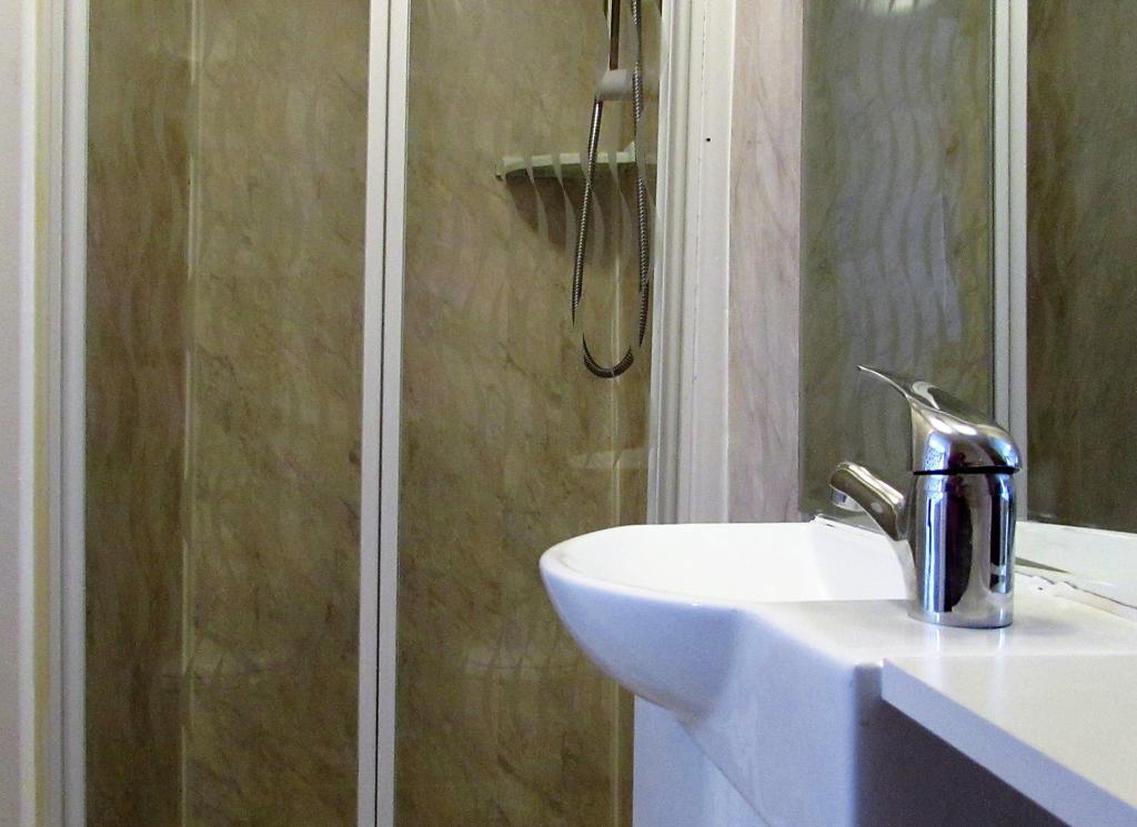 Twin Room - Ensuite
