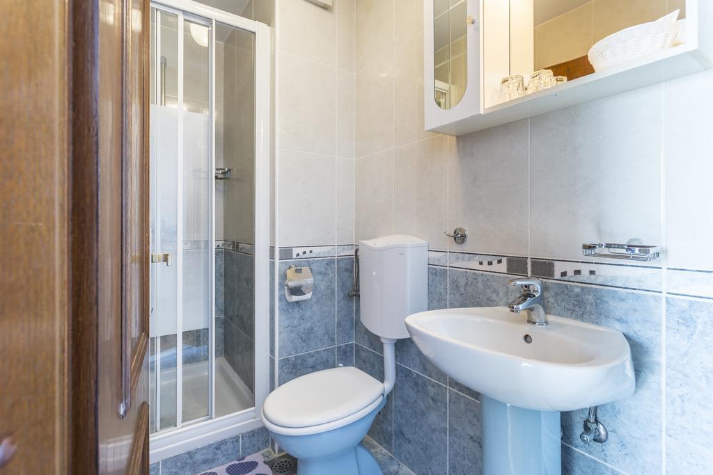 Deluxe Doppelzimmer mit seitlichem Meerblick