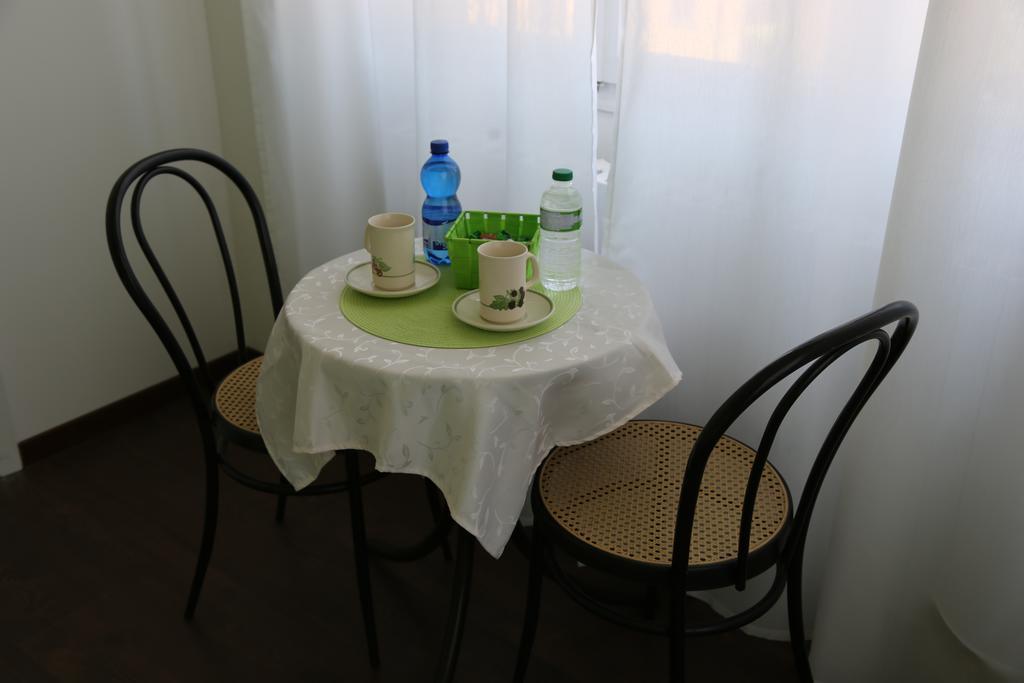 Camera Queen con Bagno in Comune