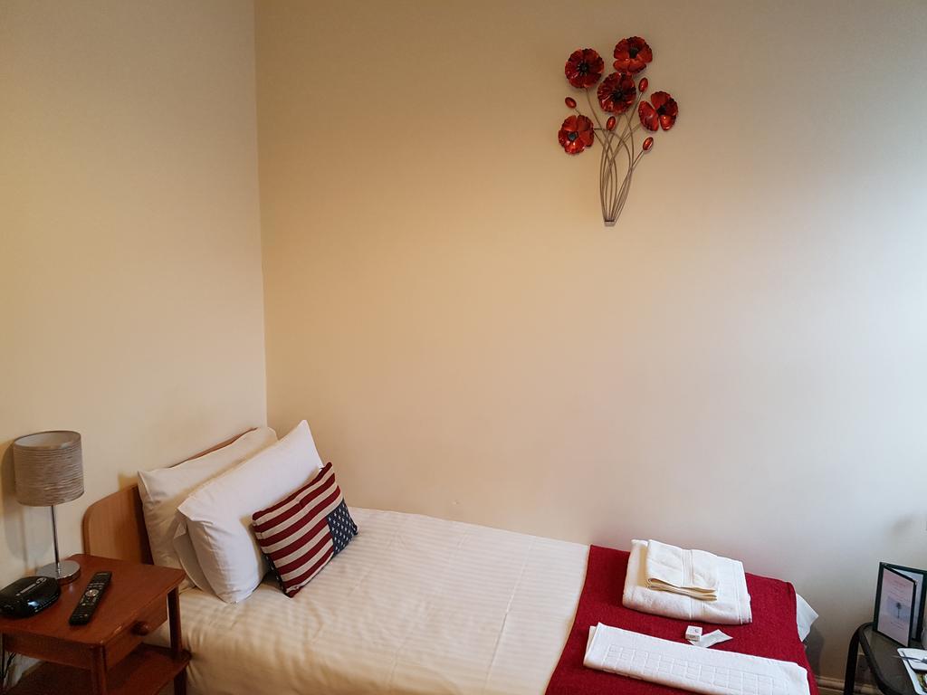 Single Room,400817790:JPEG