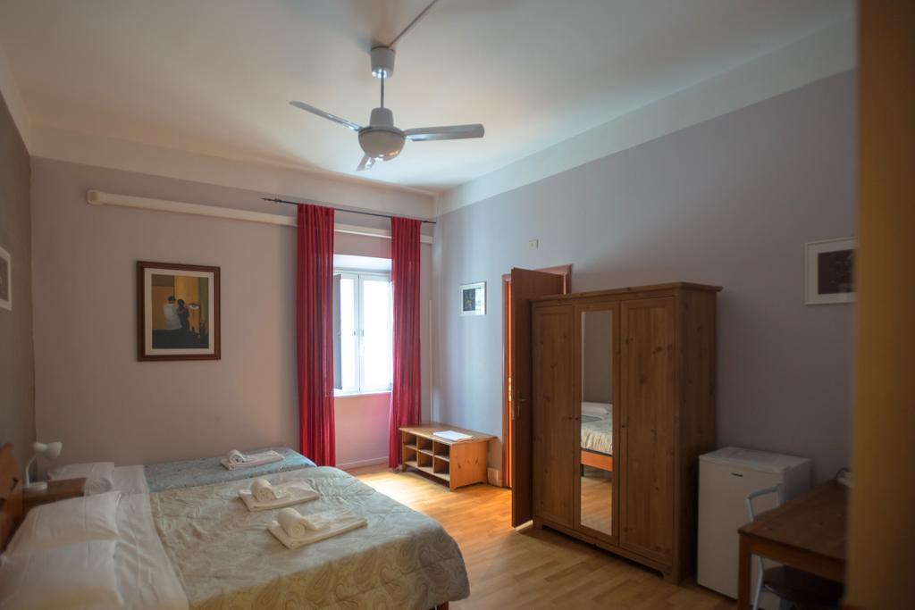 Dreibettzimmer mit eigenem Bad im Zimmer