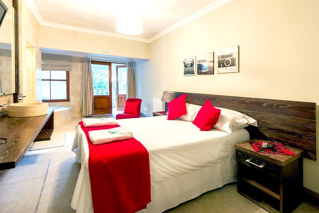 Luxury Couples Room
