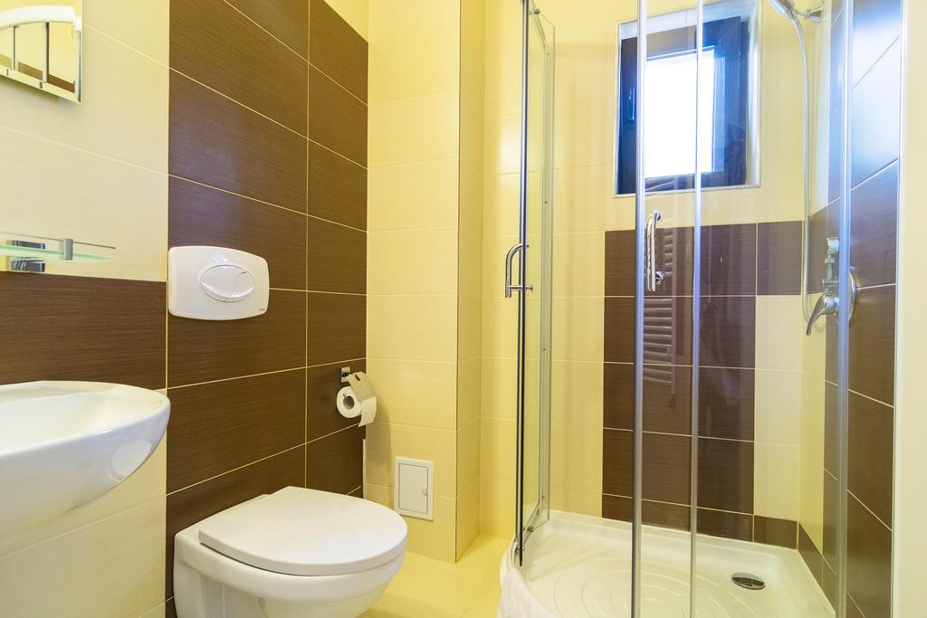 Double or Twin Room with Mountain View