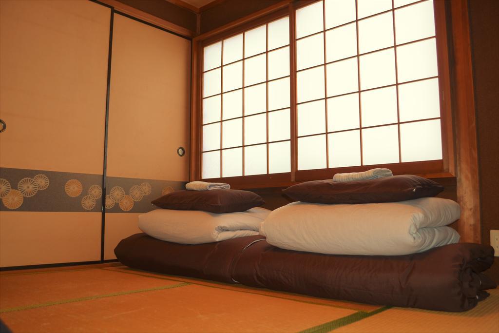 Japanese-Style Twin Room with Shared Bathroom