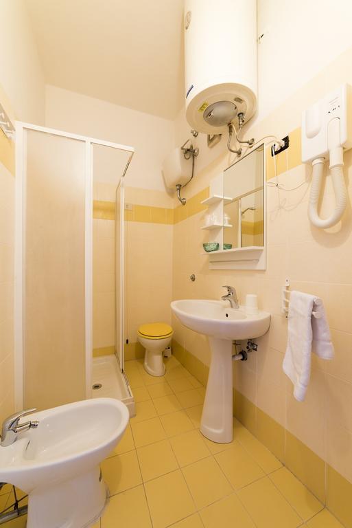 Double Room (Via Teobaldi, 2)