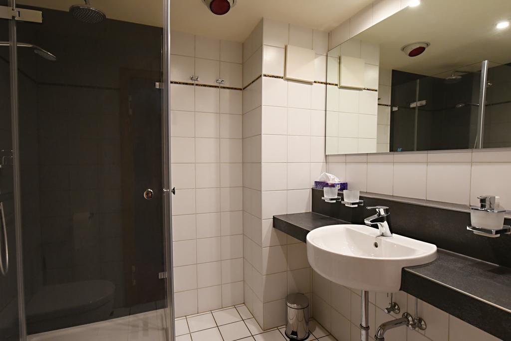 Single Room,423605154:JPEG