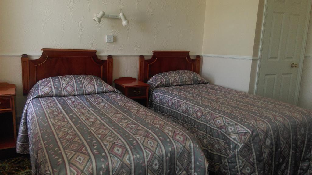 Double or Twin Room with Bathroom